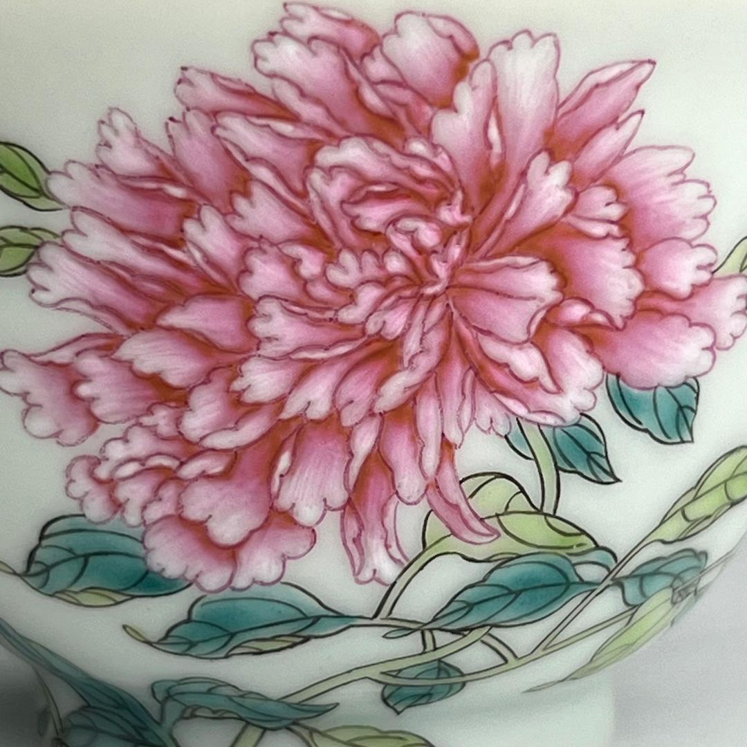 粉彩蝶々花樹紋杯 一対 雍正御製 款 清時代 擺件 中国古玩 中国美術 A827