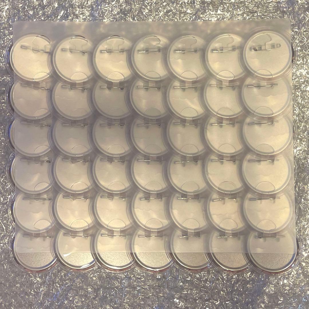 和泉三月 缶バッジ（11/7までの出品）