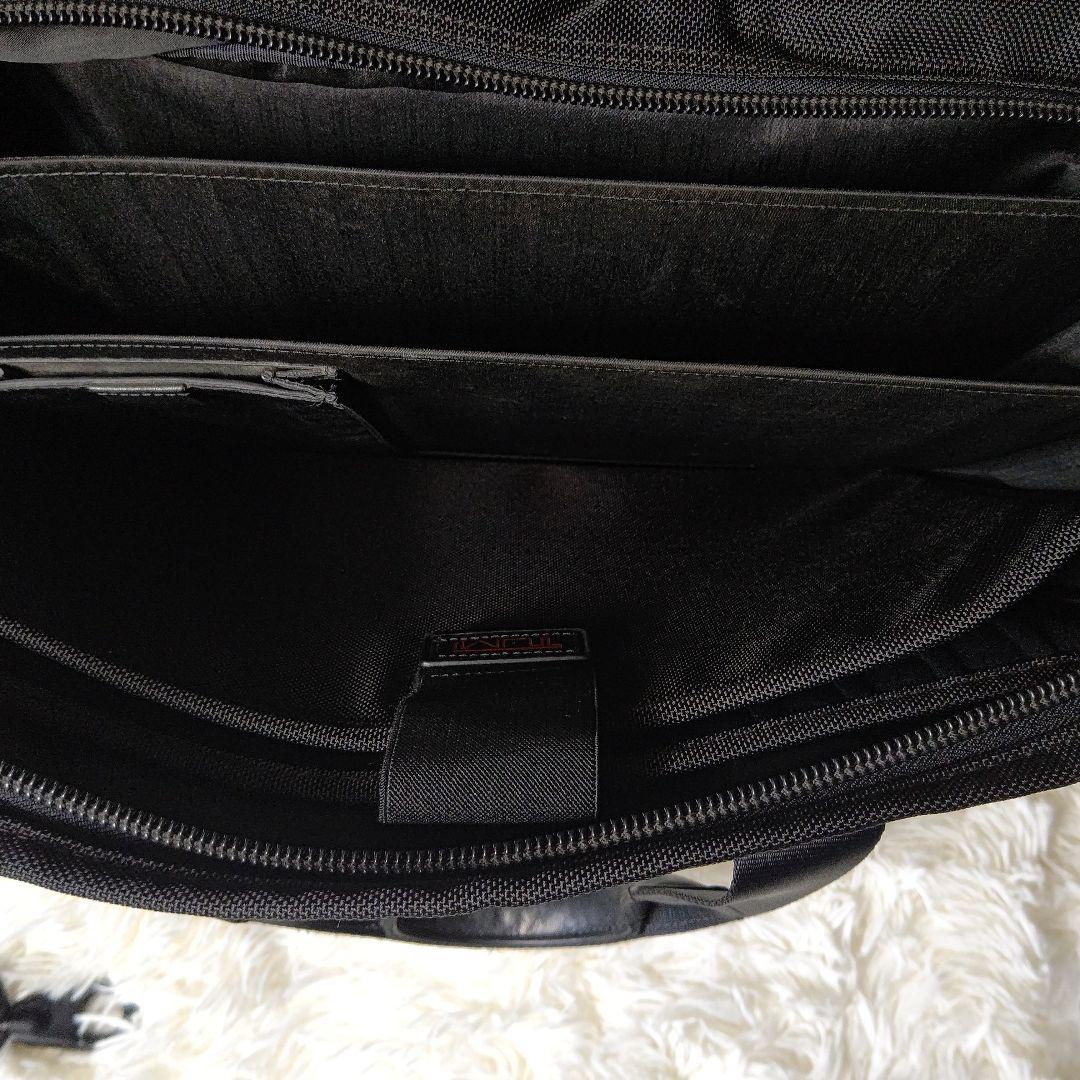 TUMI　トゥミ　ビジネスバッグ　大容量　A4収納可