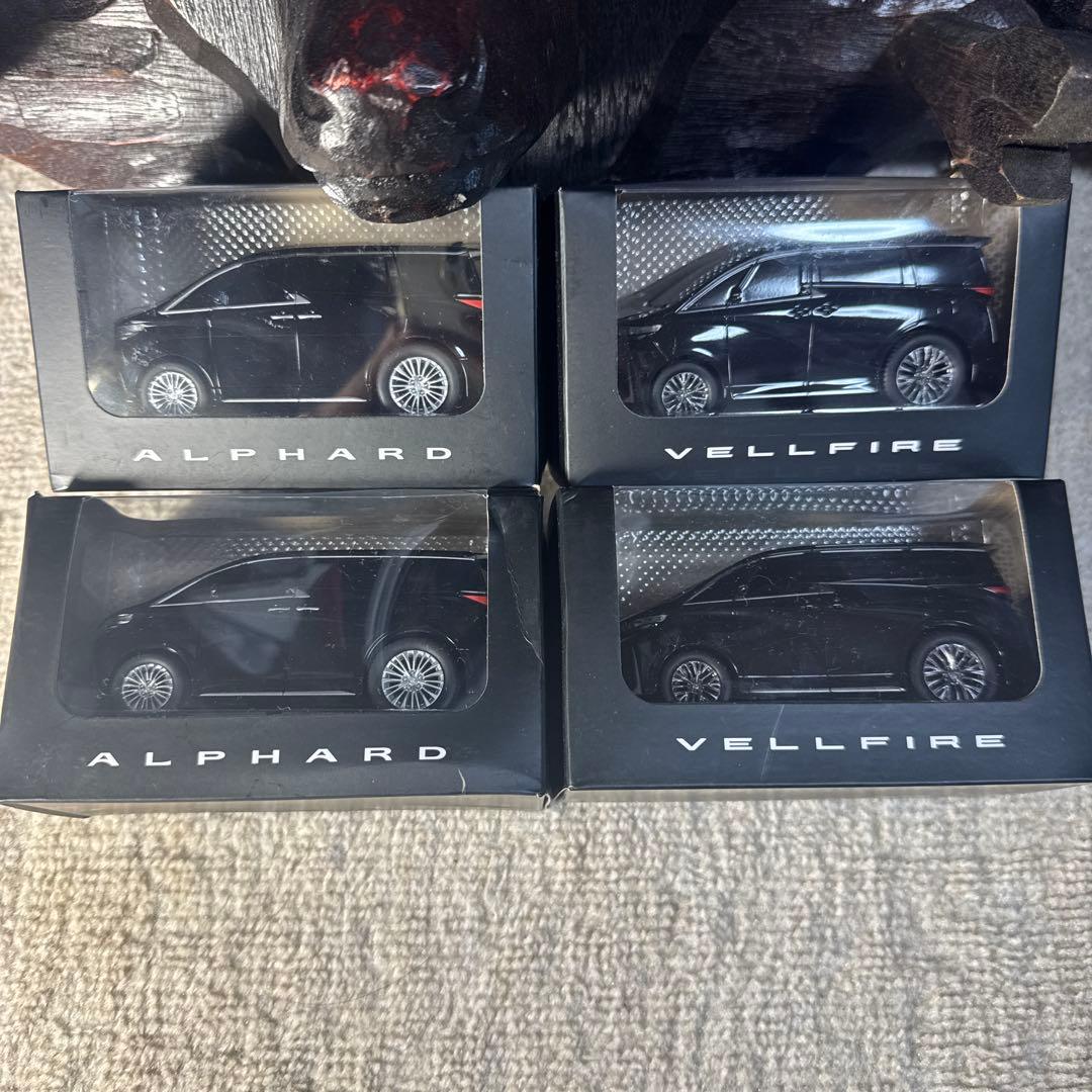 トヨタ新型ヴェルファイア　アルファード　40系　4台セット