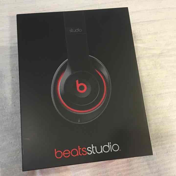 beats by Dr.Dre ヘッドフォン Amazon.com: Beats by Dr. Dre Solo3 Wireless On-Ear Headphones