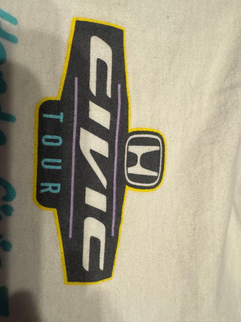 ワンダイレクションGILDAN白正規オリジナルツアーT、Mコピーライト入り