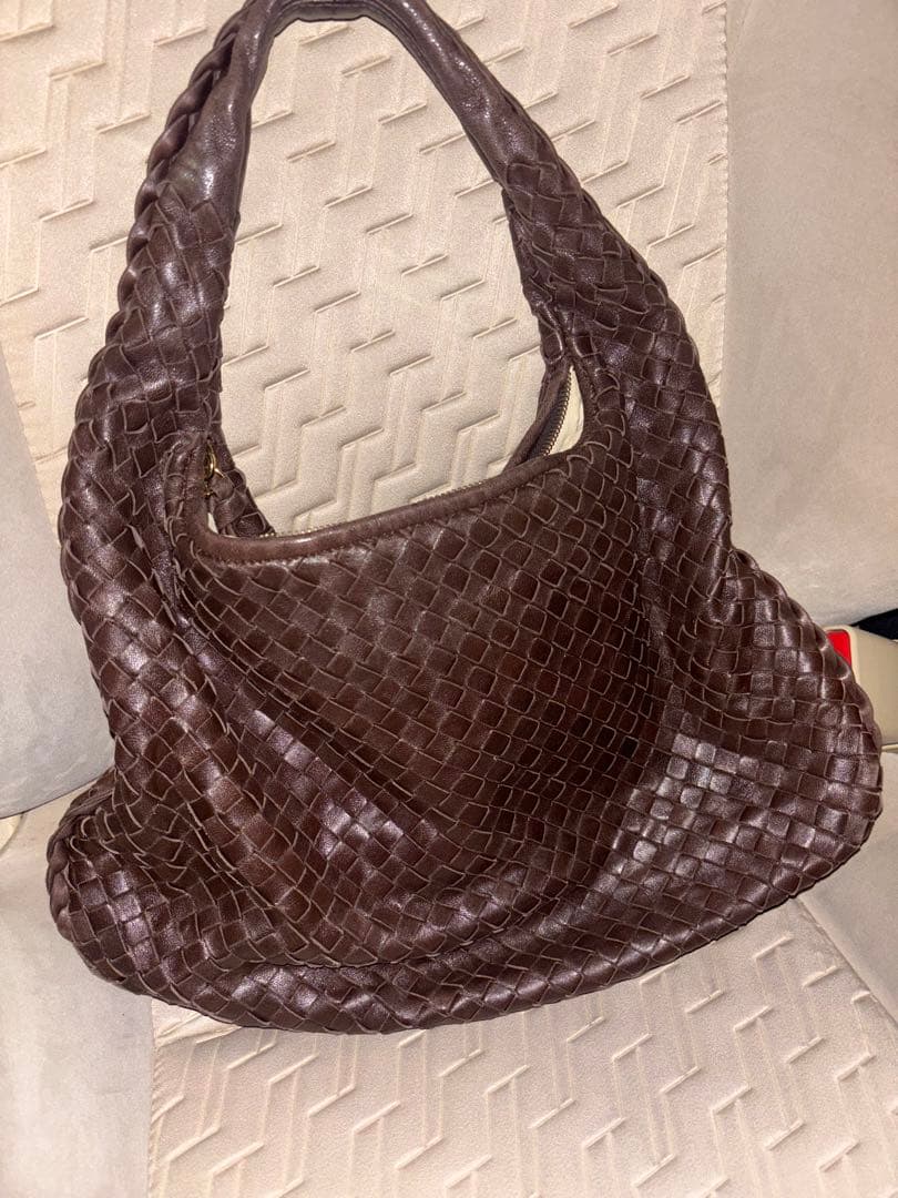 ボッテガ　イントレチャート　レザーショルダーバッグ