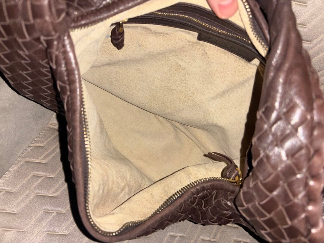 ボッテガ　イントレチャート　レザーショルダーバッグ