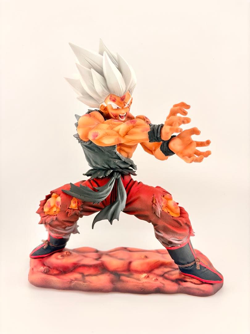 ドラゴンボール フィギュア 超サイヤ人孫悟空 リペイント 台座付き