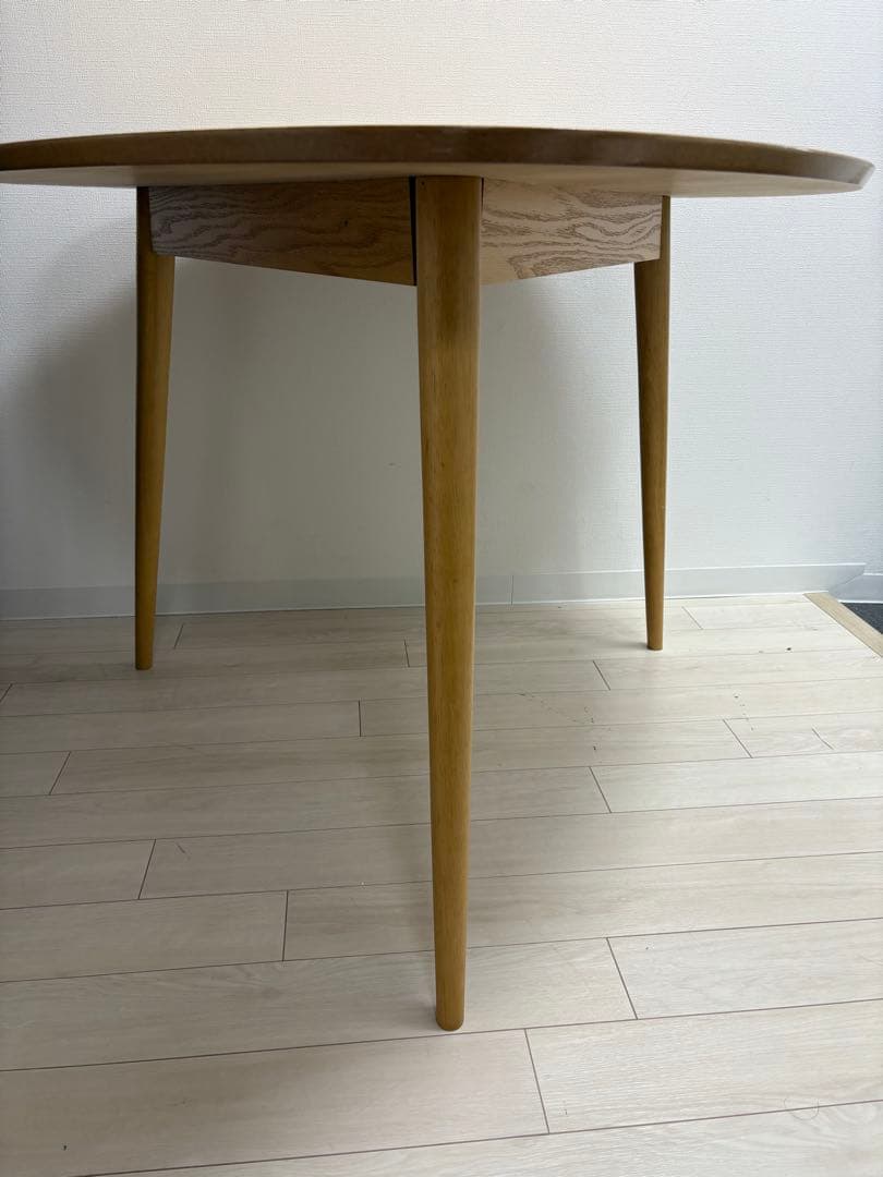 NOCE ノーチェ　ダイニングテーブル 三角形