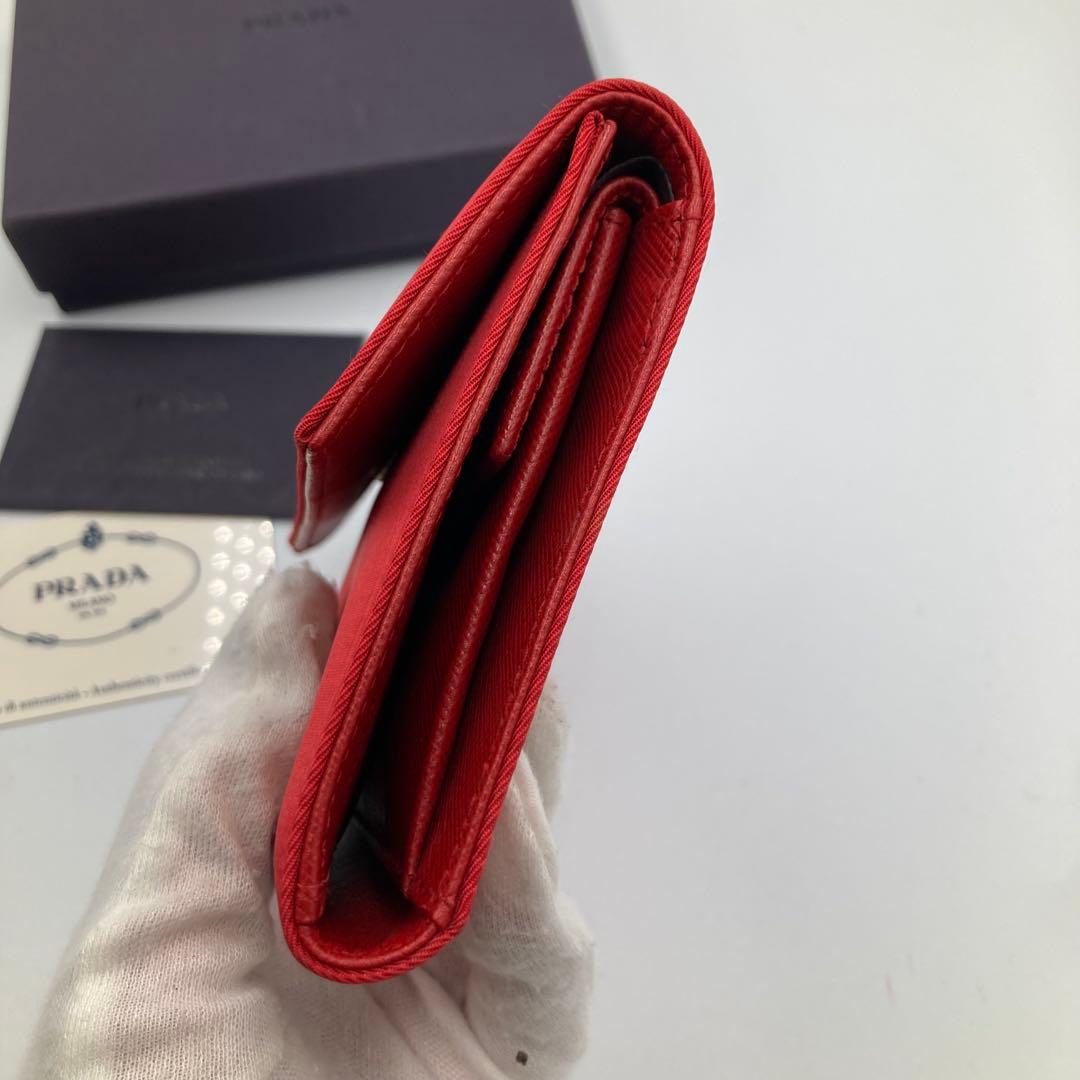 新品！ PRADA プラダ 折り財布 レッド 付属品完備 13A