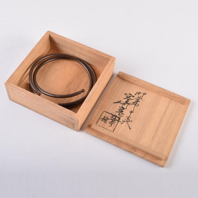 茶道具 御釜師 十三代宮崎寒雉造 釜環 丸環 一對 共箱 V 8470 - メルカリ