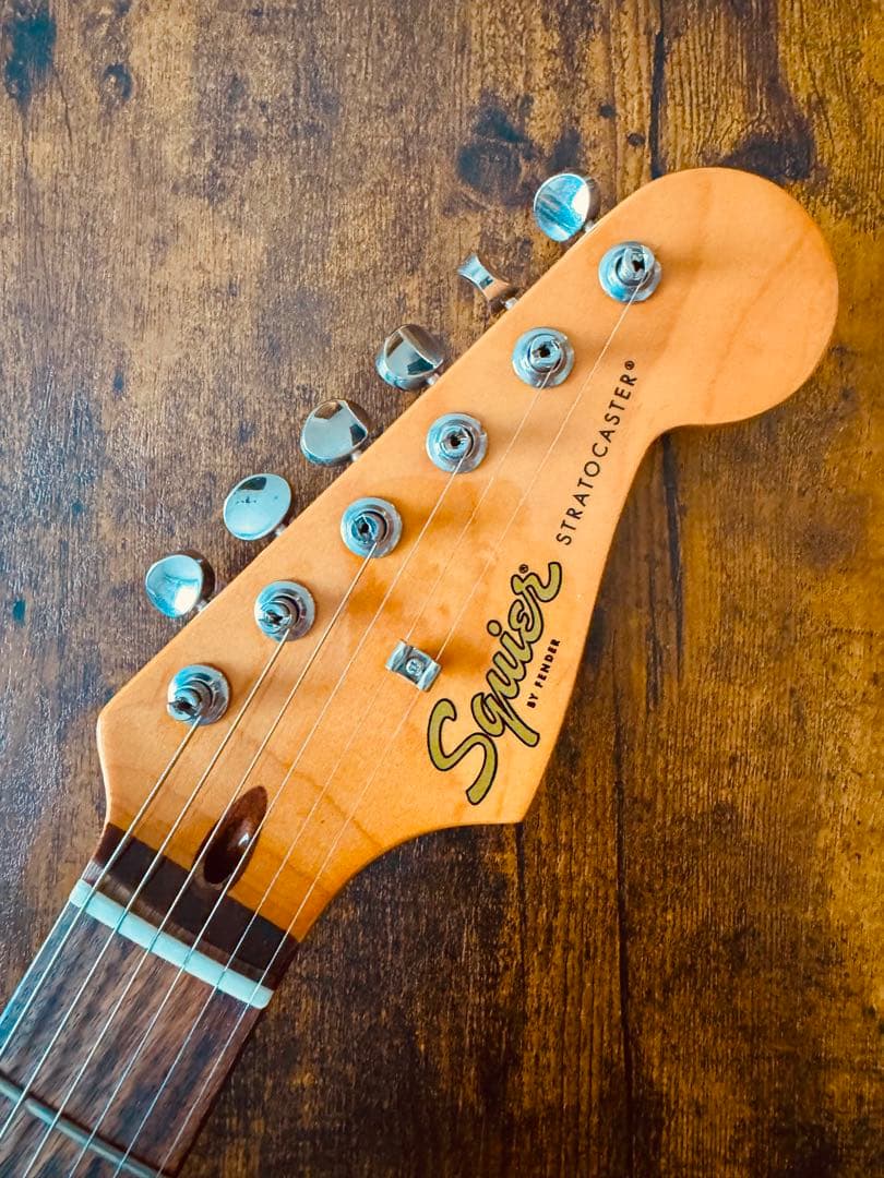 【金欠です助けてください】限定生産Squier ストラト フィエスタレッド