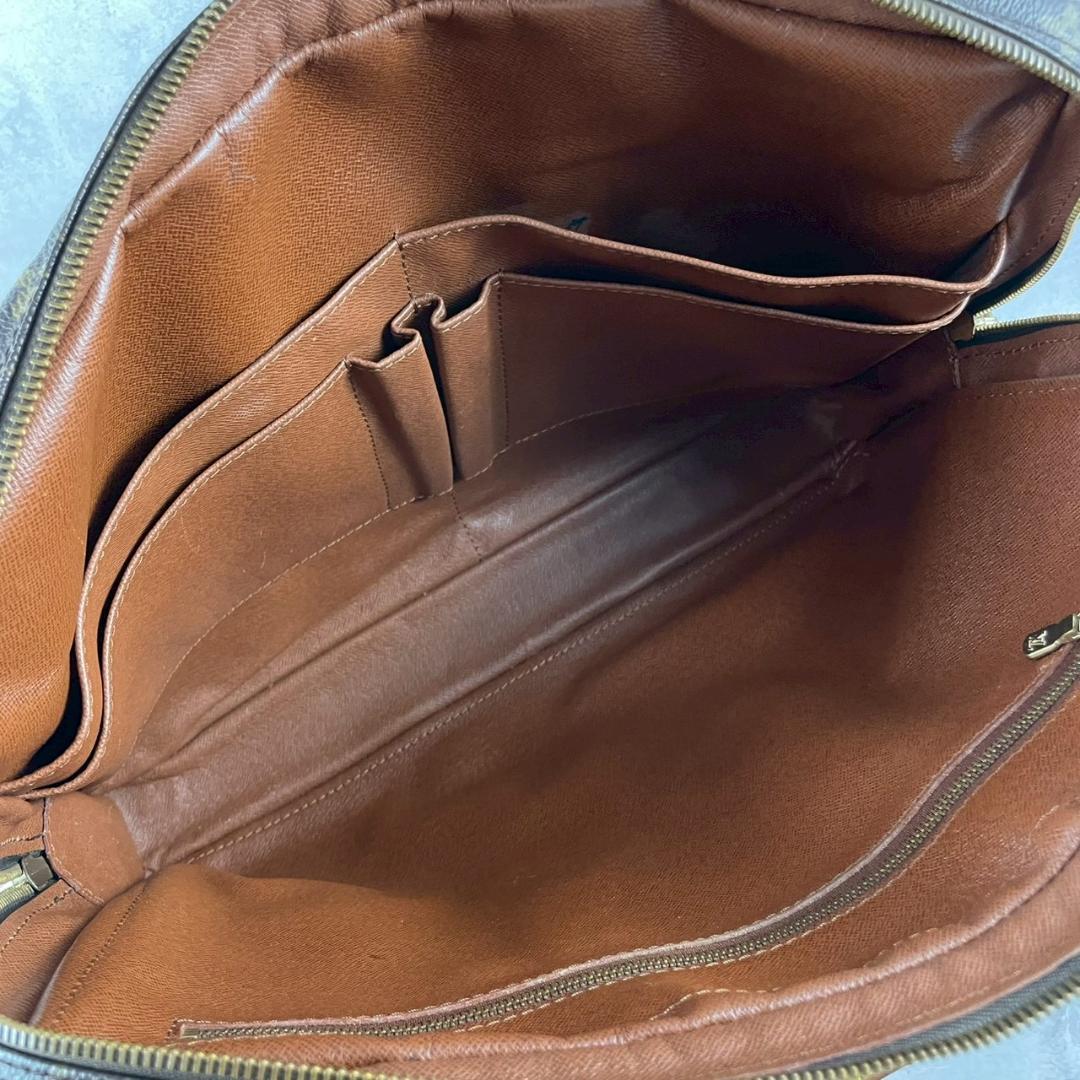 美品 Louis Vuitton ルイヴィトン ポルトドキュマン・M53361