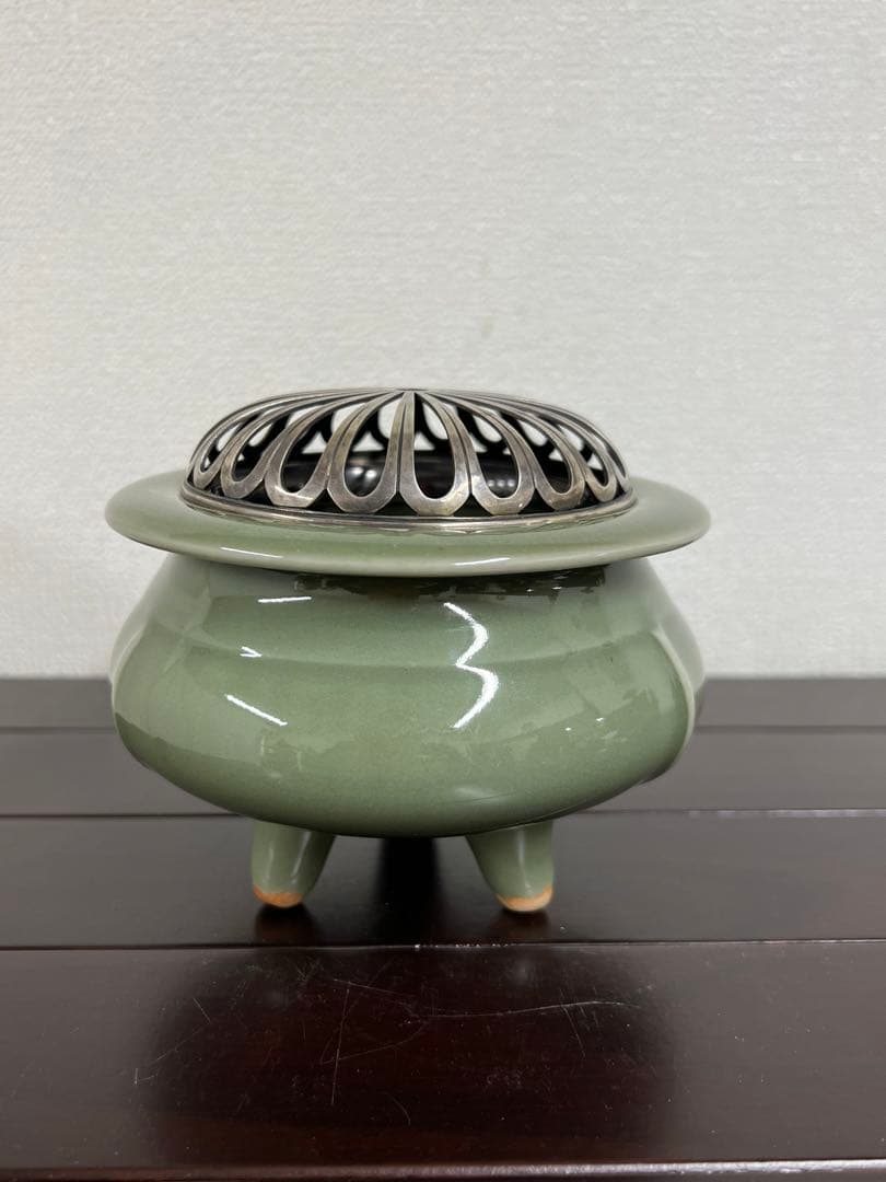 中国古美術/宋時代龍泉青磁袴腰三足香炉/銀ほや付/共