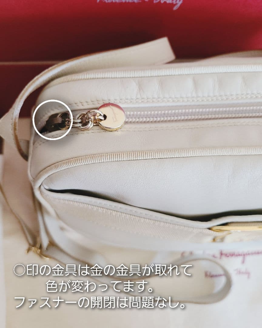 Salvatore Ferragamoショルダーバッグ 『 美品』グレージュ