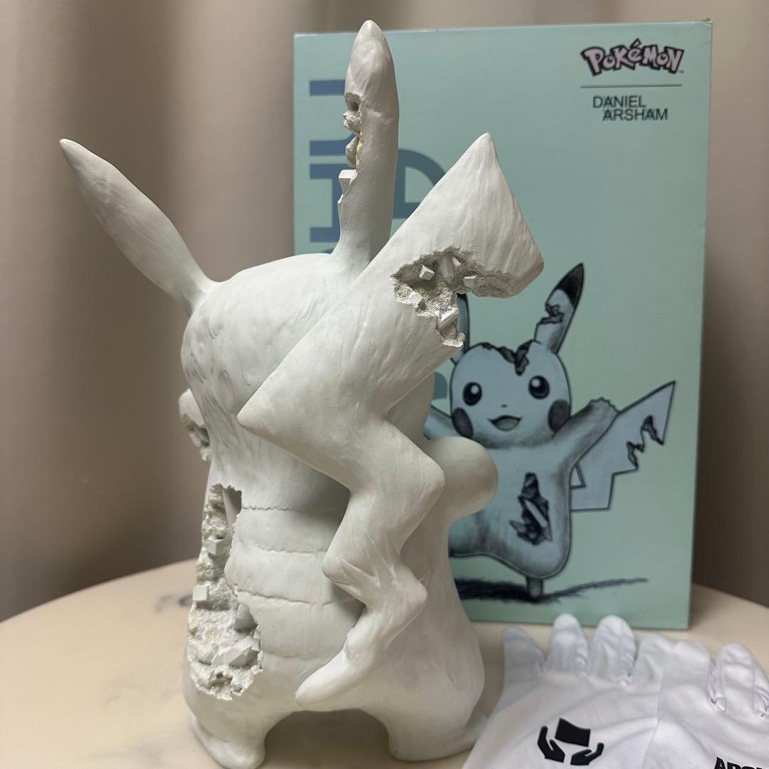Daniel Arsham × Pokémonダニエルアーシャム ピカチュー　青