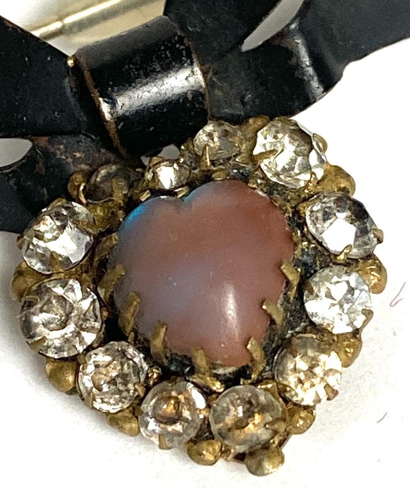 匿名配送 アンティーク サフィレット ハートのブローチの通販はau PAY