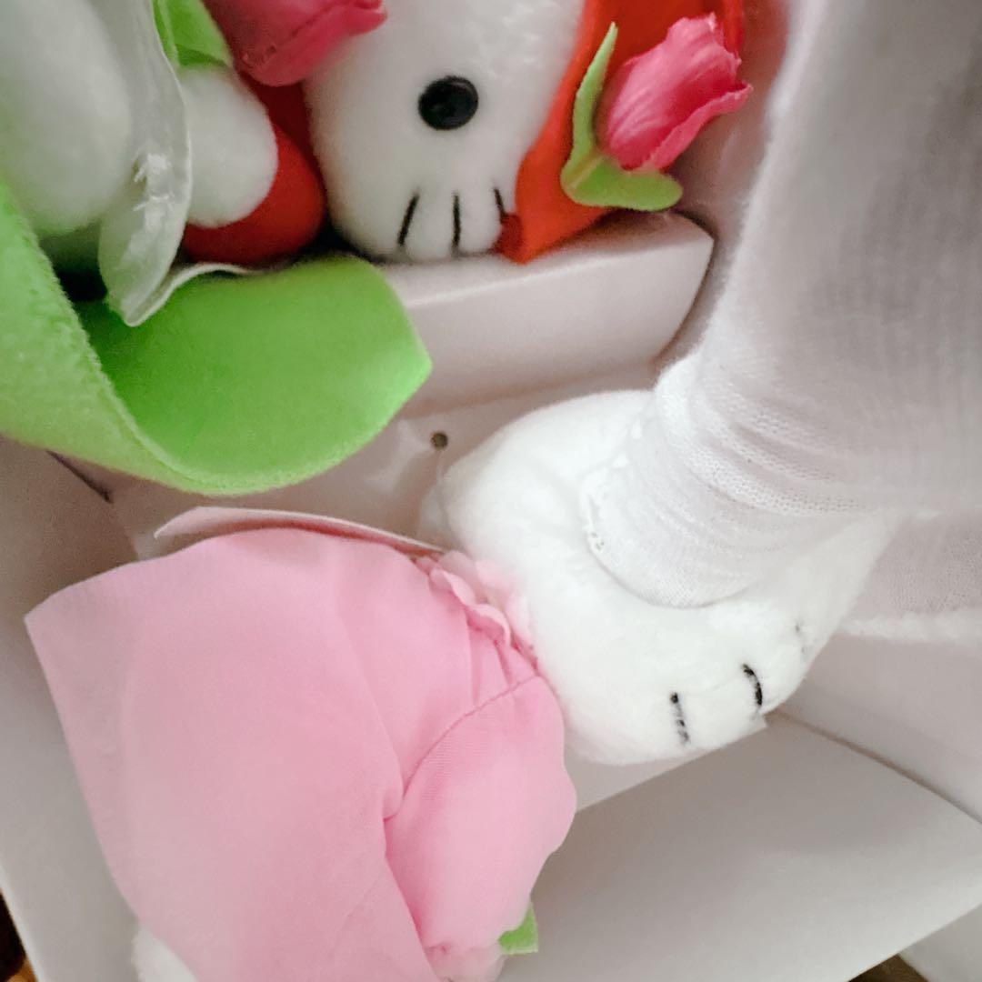 【新品】ハローキティ バースデーフラワーコレクション　マスコット　ぬいぐるみ