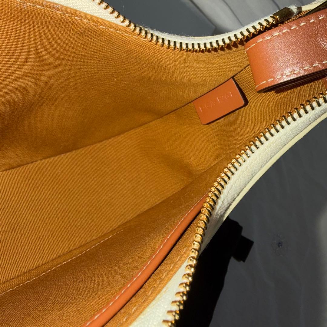 CELINE トリオンフキャンバス AVA（アヴァ）バッグ