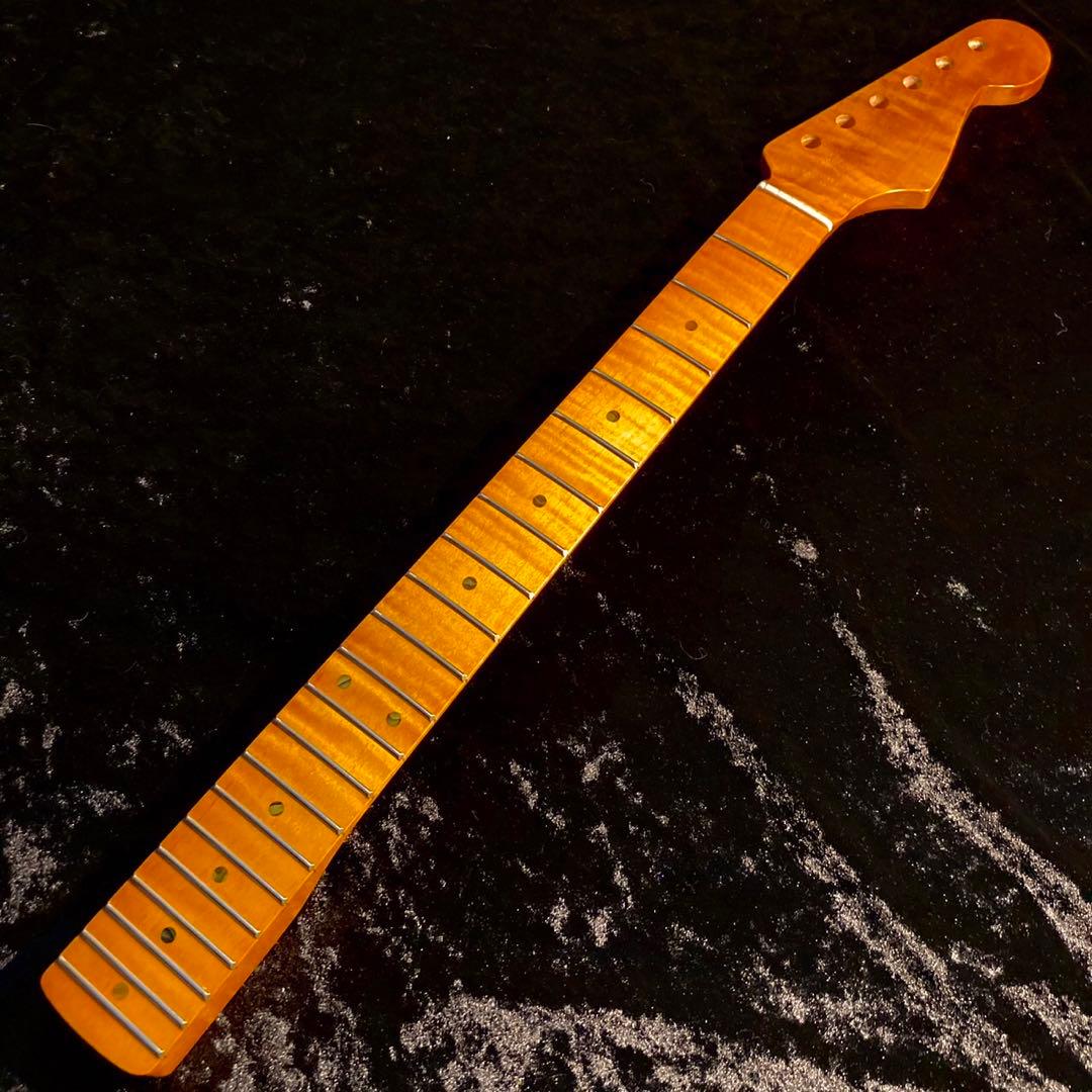 カナダ産フレイムメイプル エレキギターネック ストラトキャスター