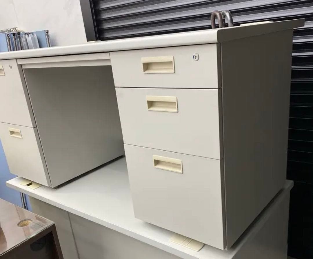 配送費込 引き取りも可能 オフィスデスク 幅140センチ