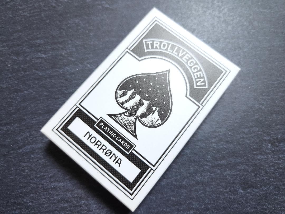 ノローナNORRONA 非売品トランプ 津村仁美 - メルカリ