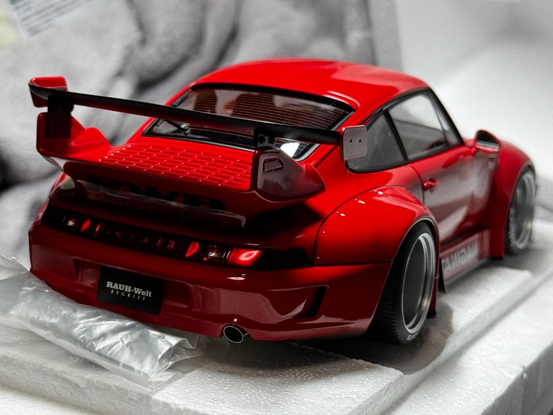 RWB 993 レッド/ガンメタル 1/18