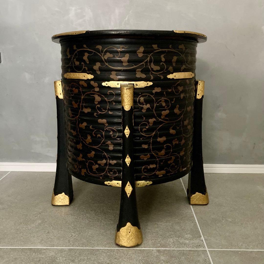 骨董アンティーク 漆塗りの行器 ほかい 金細工 日本美術 工芸品 吉祥文様 和柄