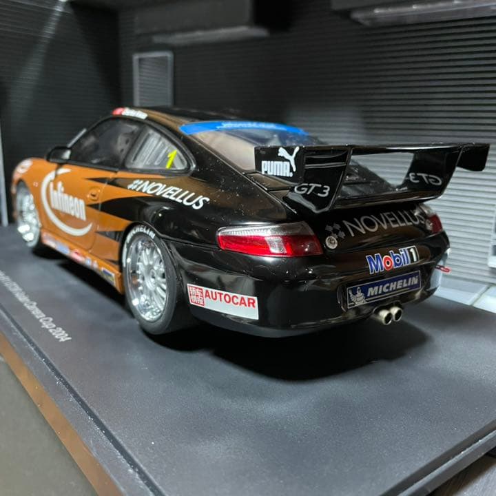 未展示品　オートアート1/18　ポルシェ911GT3R アジアンカレラカップ