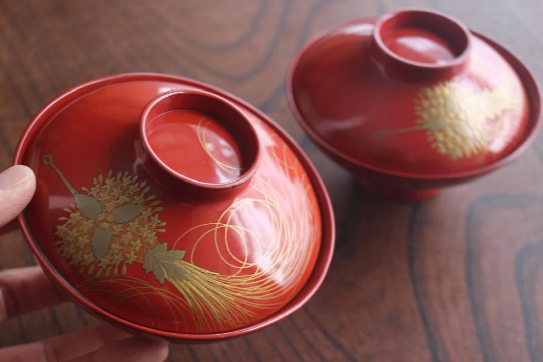 小傷有！時代朱漆に優美な薬玉蒔絵の映えるお椀2点（検輪島塗吸い物椀
