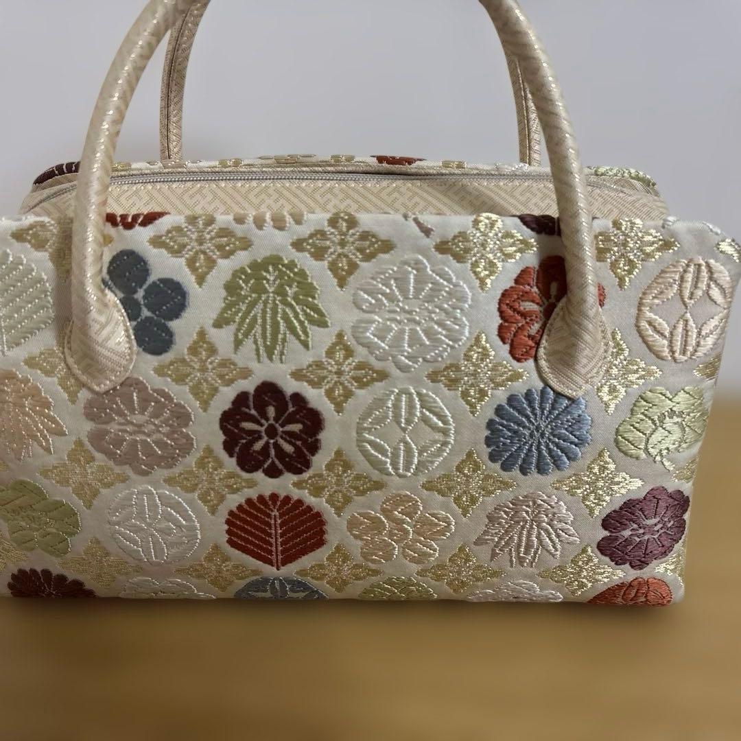 正月　成人式　初釜　茶会　和装バッグ 多色刺繍 利休バッグ 正絹　未使用　居東屋