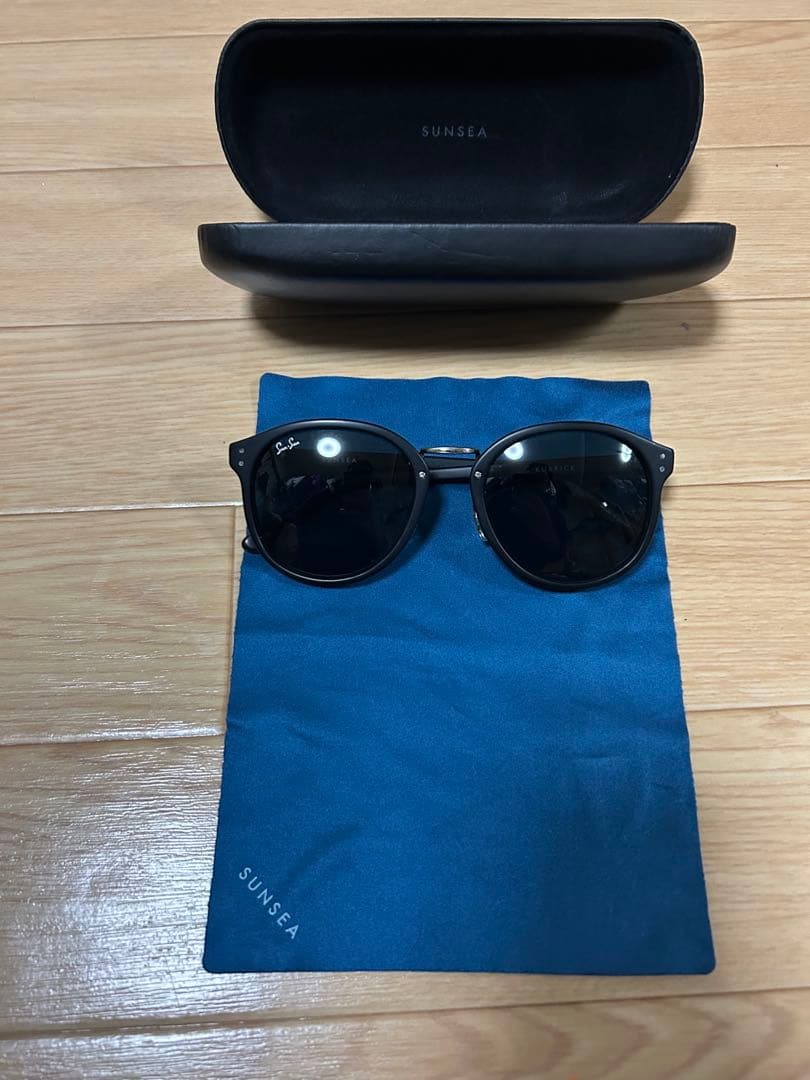 SUNSEA ブラック サングラス ケース付き - メルカリ