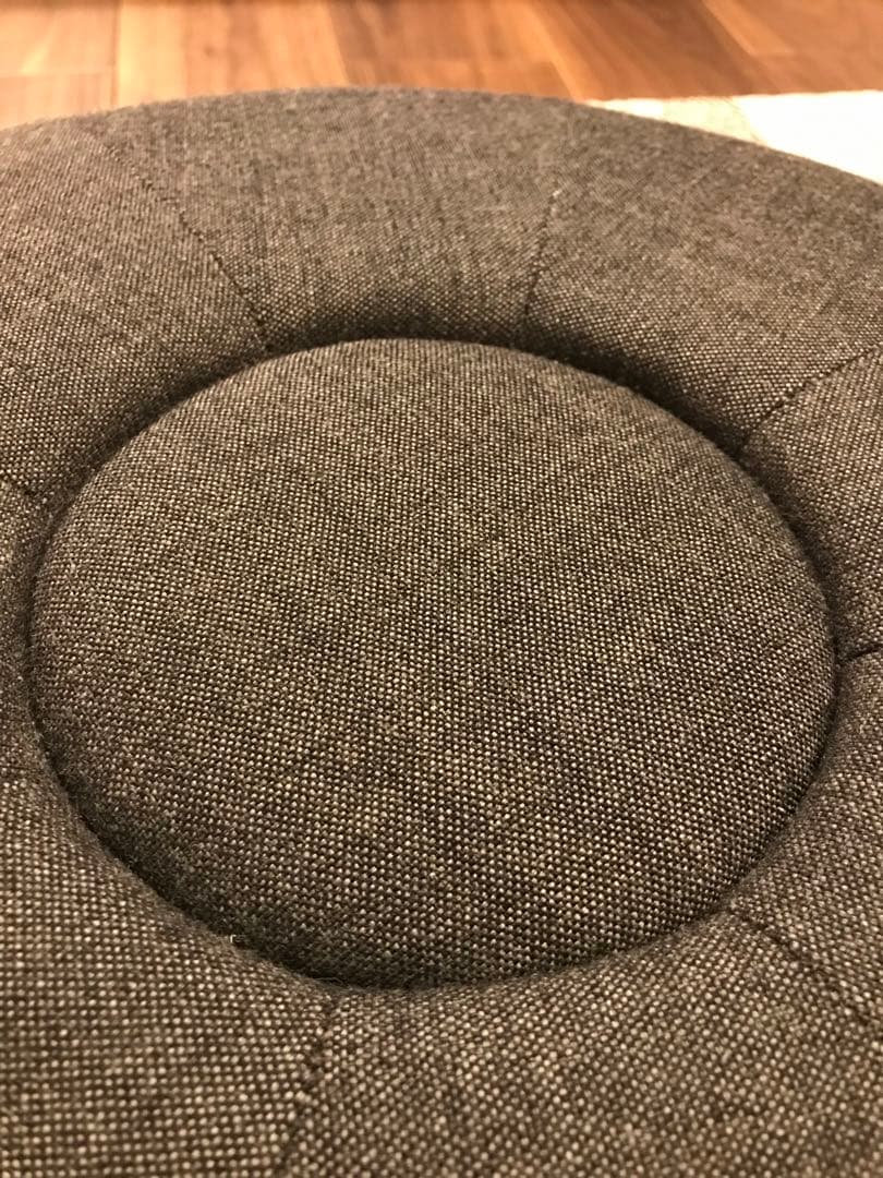Fritz Hansen/フリッツハンセン スツール POUF/プフ 丸椅子
