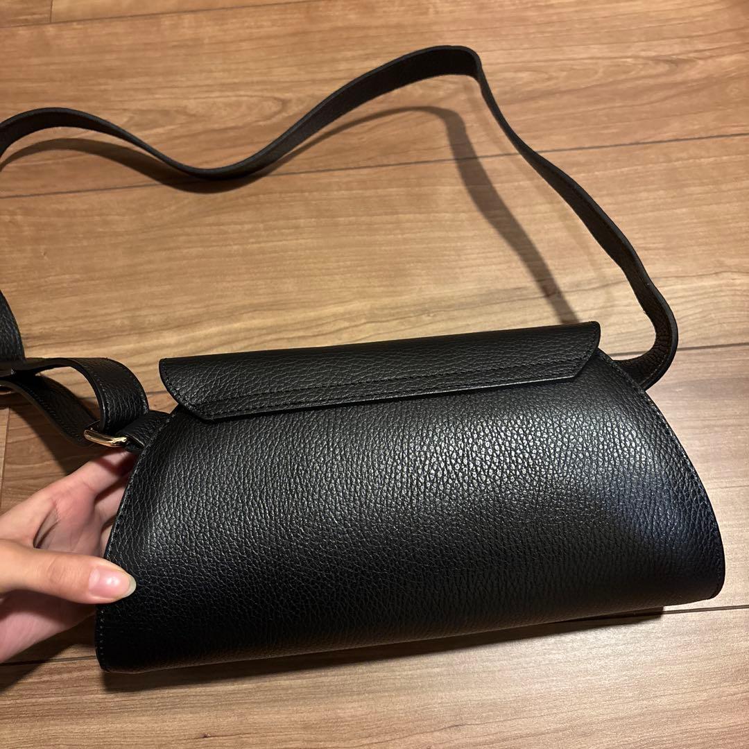 AULENTTI ショルダーバッグ　ブラック