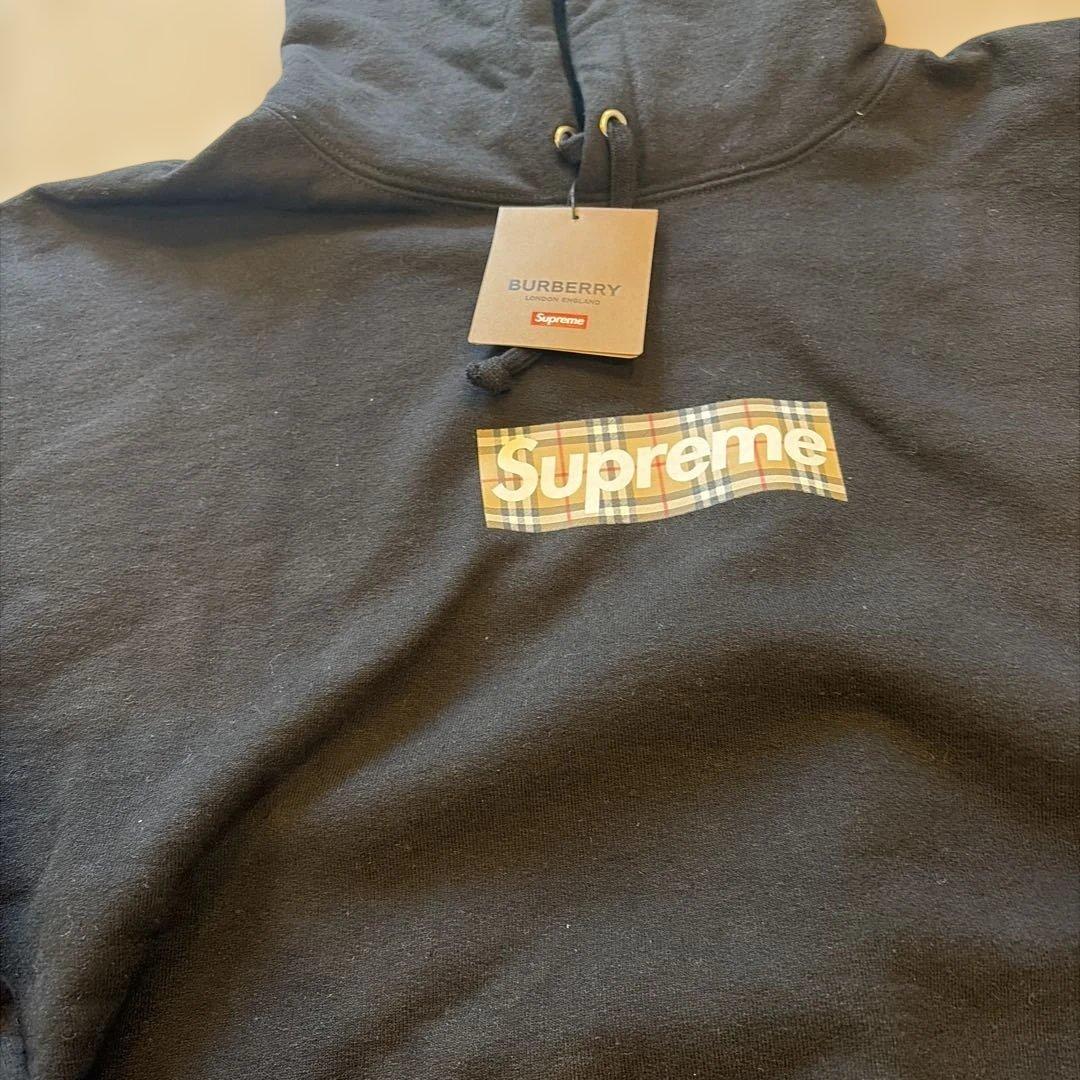 【新品】Supreme burberry 22SSパーカー