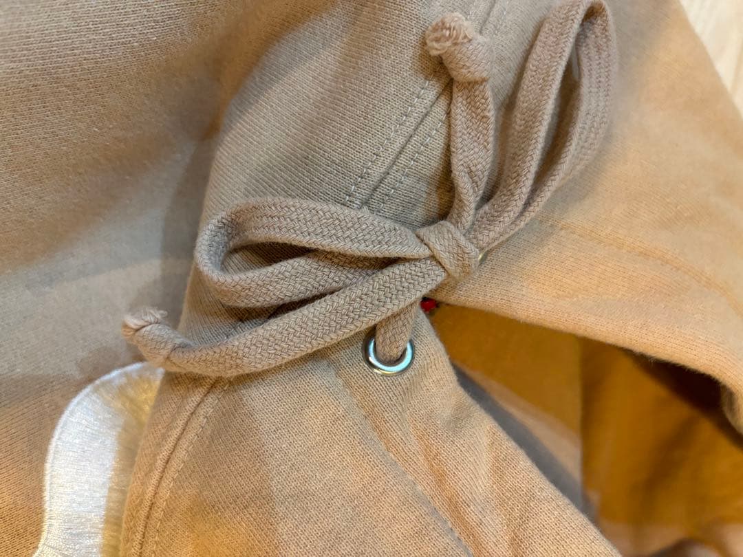 シュプリーム　Sロゴ　コムドット着用モデルカラー