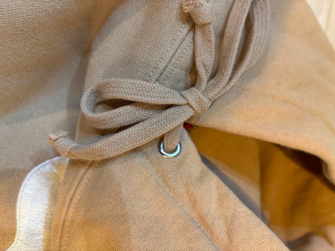 シュプリーム　Sロゴ　コムドット着用モデルカラー