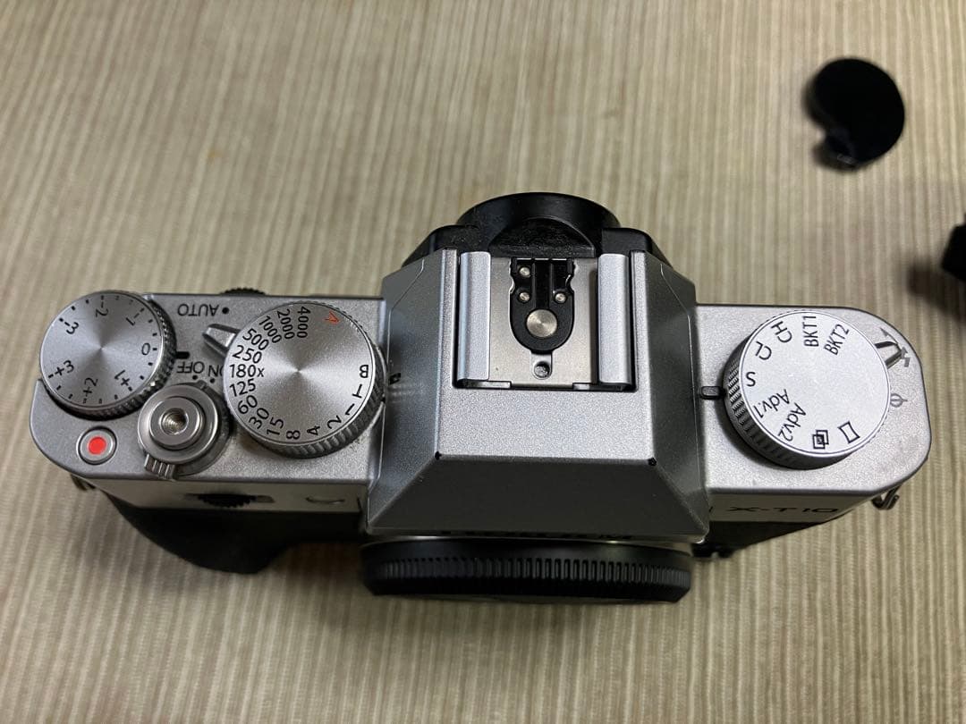 ジャンク品】FUJIFILM X-T10 シルバーレンジファインダーカメラ