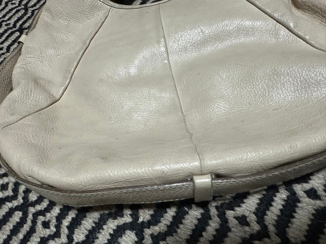 イブサンローランMOMBASAモンバサバッグベージュ革ショルダー希少トムフォード