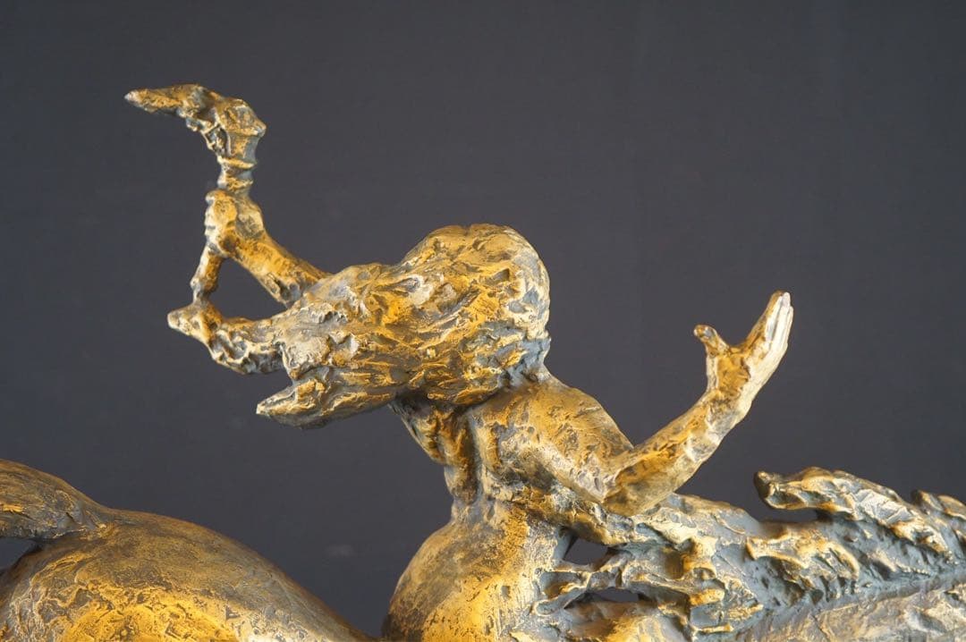 彫刻家 北村西望 作 ブロンズ像 『平和の女神』1965年 大理石台付