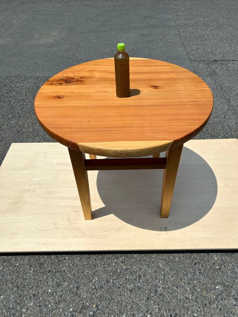 [たのメル便] 杉　円形テーブル　ウレタン塗装　無垢材一枚板　新品未使用