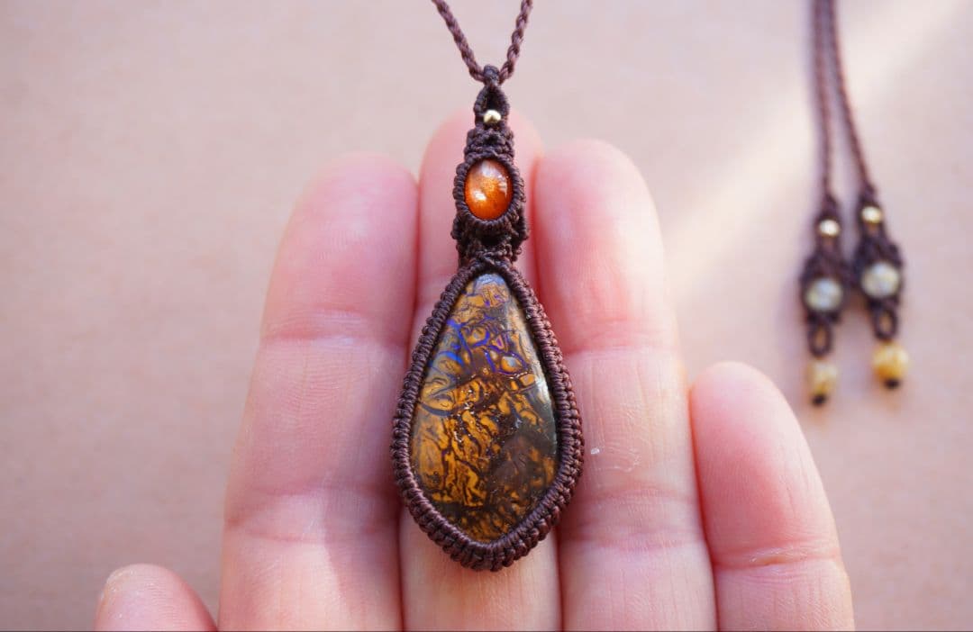 《P.》ボルダーオパール　サンストーン　マクラメ　ネックレス