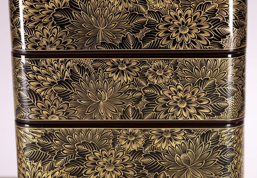 【MB54】輪島塗 沖与謹製 沈金 菊尽くし 四段重箱 共箱 共布 木製漆器