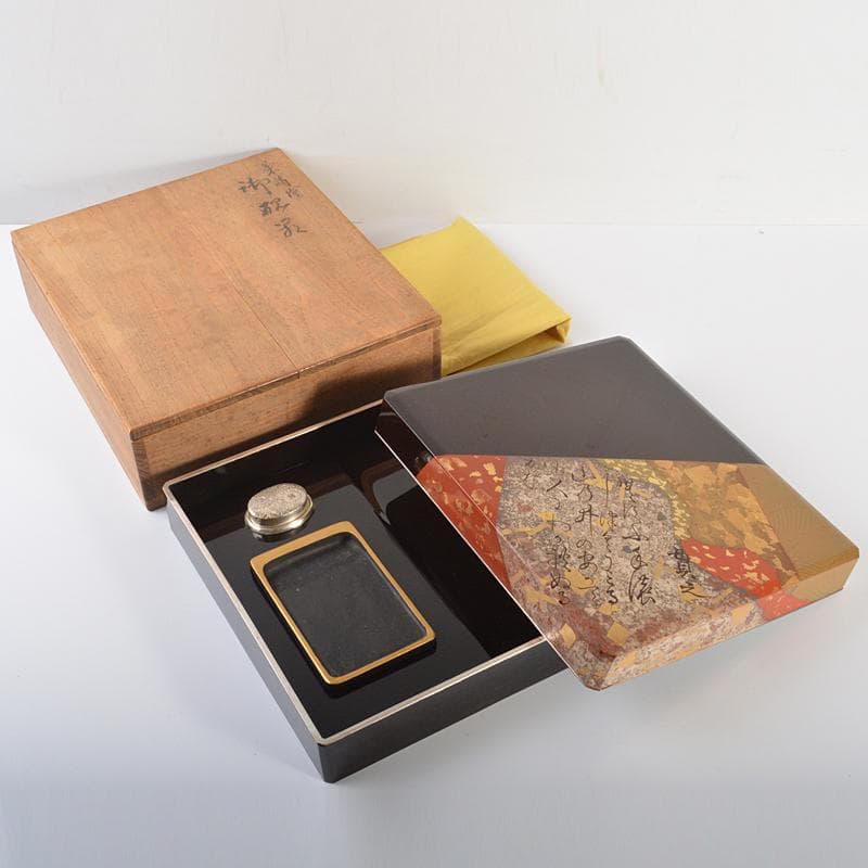 菊蒔絵 和歌文 御硯箱 硯 水滴 一式 在銘共箱 D R6669