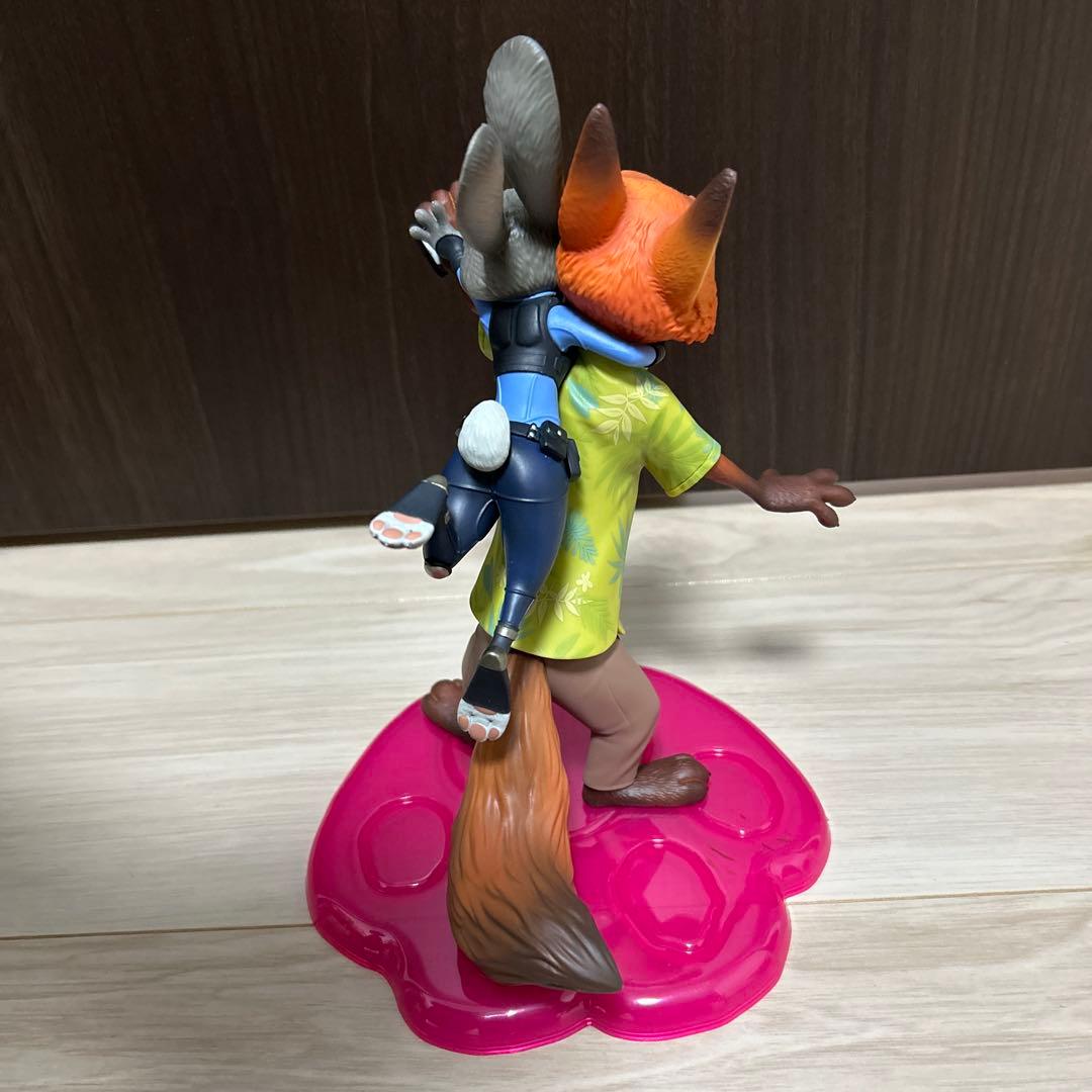 ズートピア 一番くじ ニック&ジュディセルフィーフィギュア A賞 - メルカリ