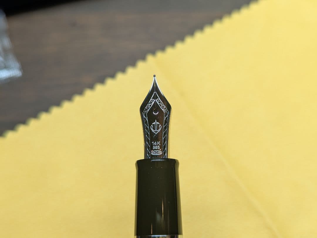 セーラー万年筆 プロフェッショナルギアスリム 銀 ブラック 細字（F）