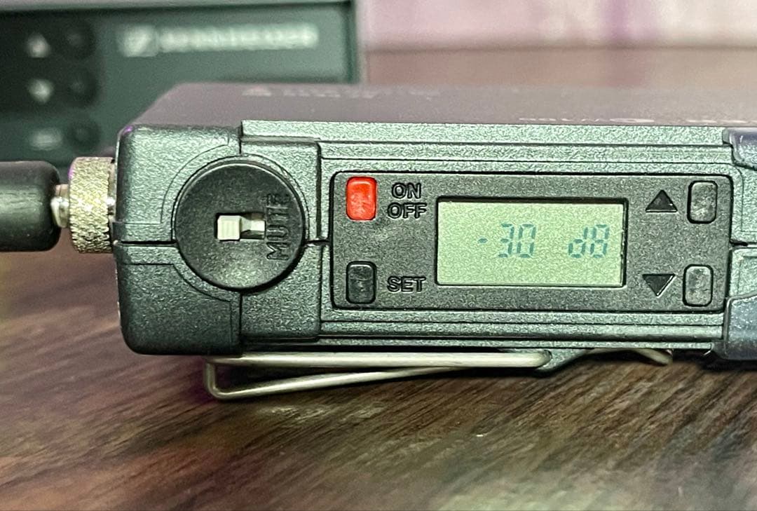 ④Sennheiser EW100 B帯 ワイヤレスシステム ラベリアマイク付き