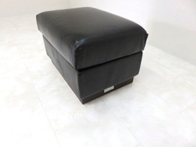 k*o様 Cassina　IXC/カッシーナ 総革オットマン 　スツール/本革オ