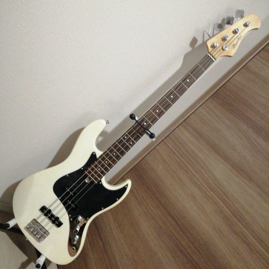 Bacchus YJM-550R-PJ WH エレキベース - メルカリ