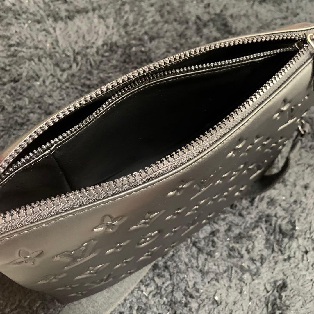 ノベルティ モノグラム ショルダーバッグ ハンドバッグ M23056 ブラック