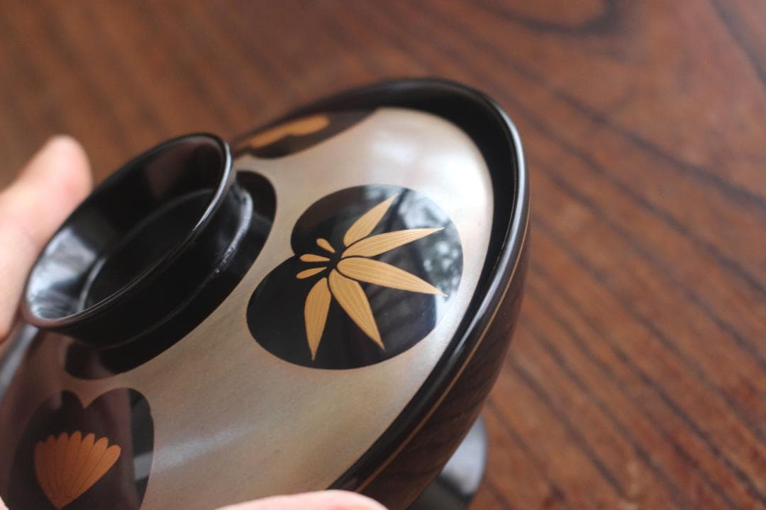 デッドストック！極上銀地に優美な四君子蒔絵の映えるお椀2点（検