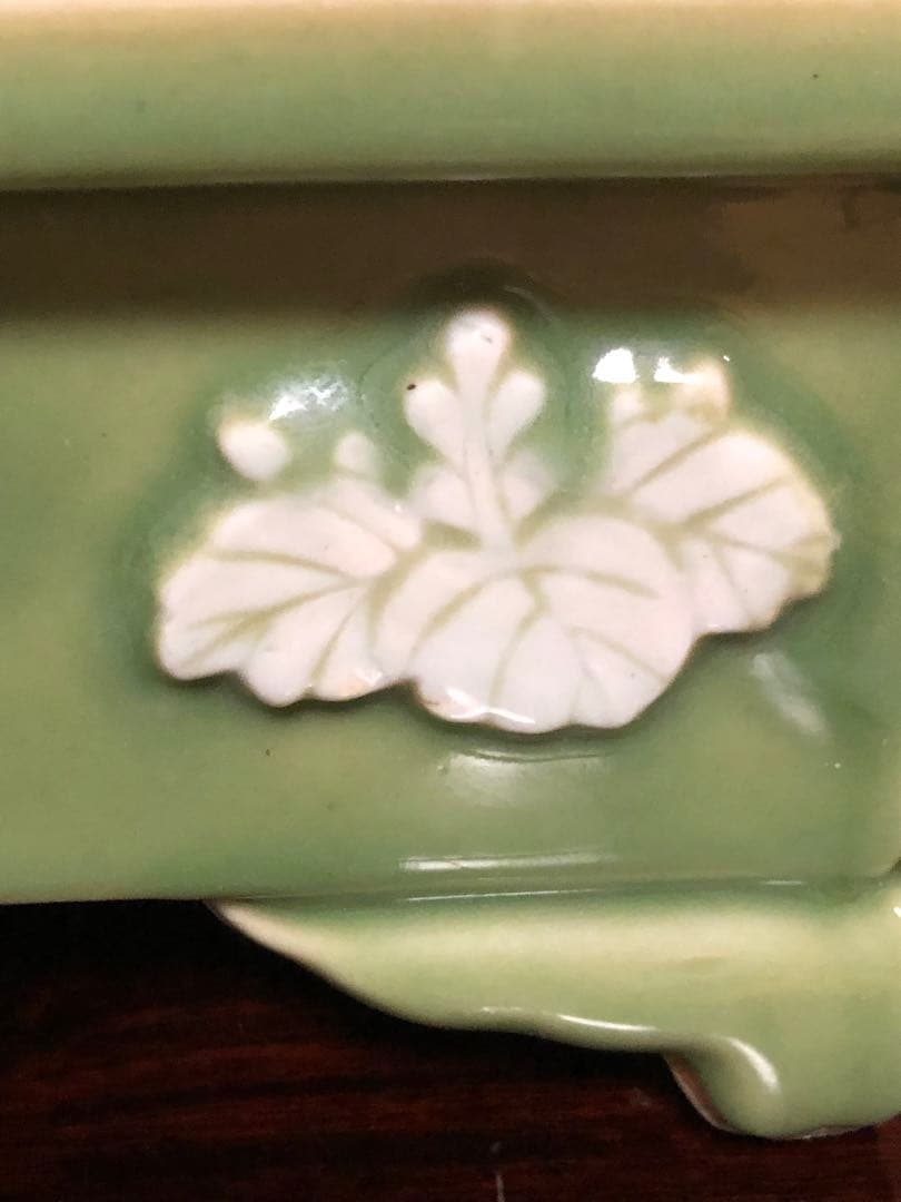 蔵にあった大型の青磁桐鳳凰文水盤 蔵にあった大型