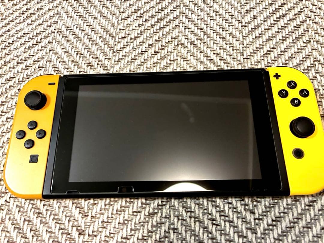 Nintendo Switch 本体　ピカチュウエディション